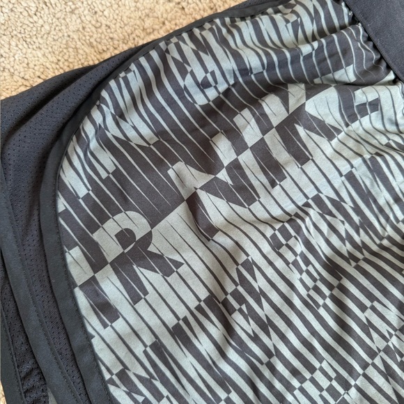 NIKE Air Running Tempo Shorts In Black Print M - Picture 3 of 9